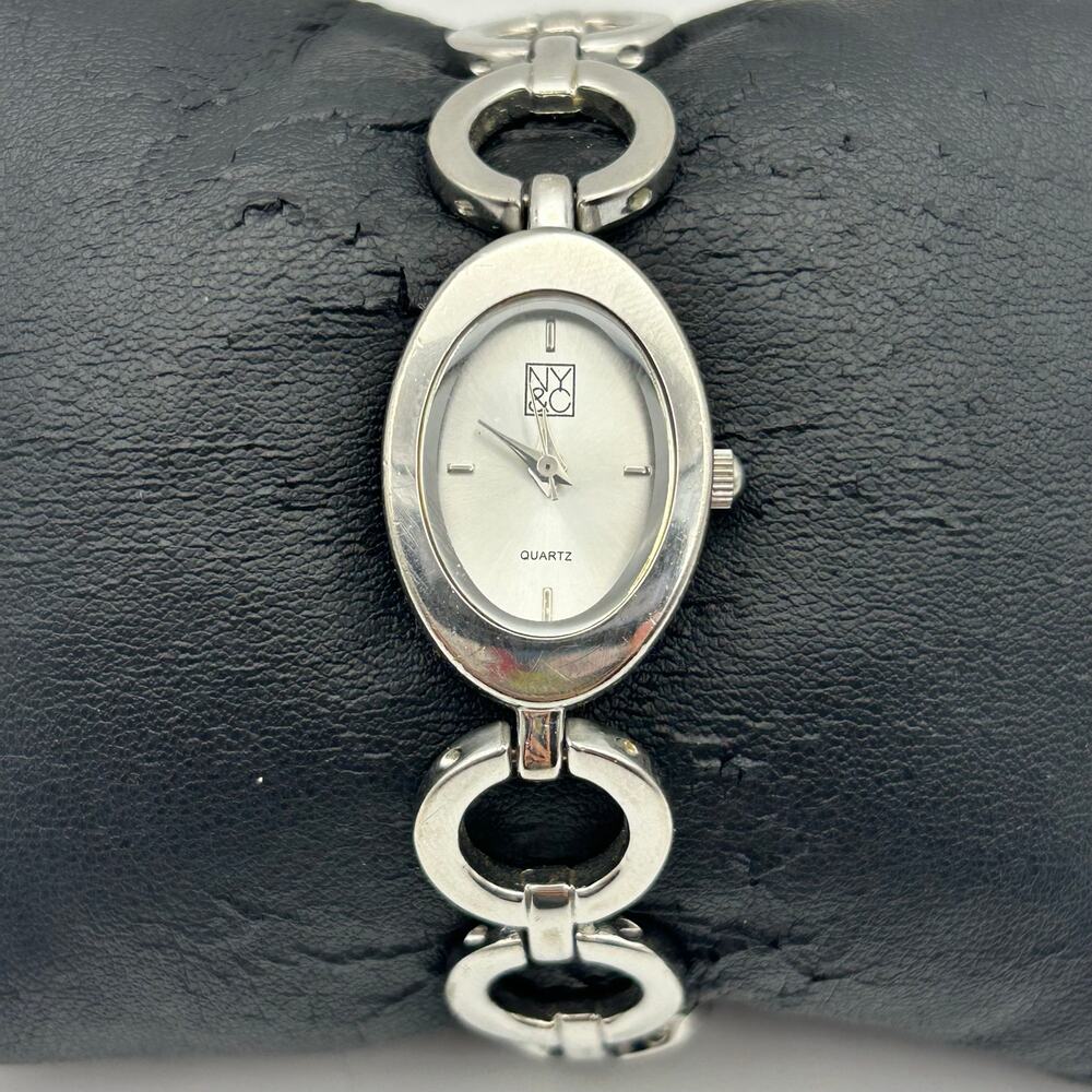 NY&C Silver Tone Oval Dial Women’s Fashion Quartz Watch Working New Battery